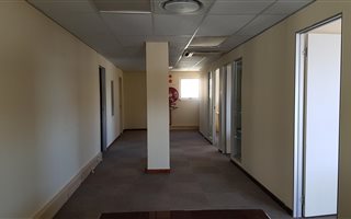 135 m² Commercial space in Sunninghill