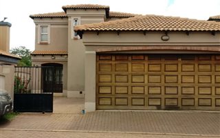 3 Bedroom Townhouse in Montana Park