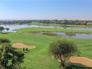 5 Bed House in Silver Lakes Golf Estate
