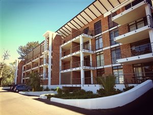 2 Bed Apartment in Onder Papegaaiberg