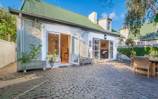 3 Bedroom House in Claremont