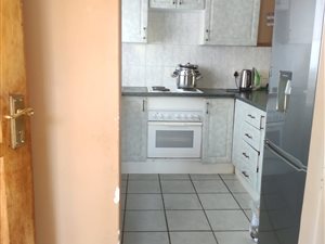 2 Bed Townhouse in Die Hoewes