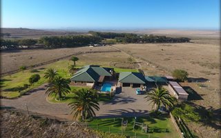 8 ha Farm in Vredenburg