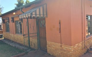3 Bedroom House in Kensington