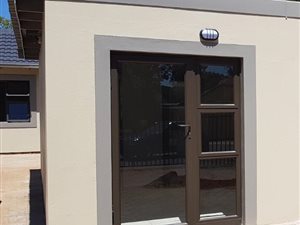 Bachelor apartment in Doornpoort and surrounds