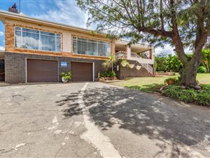4 Bed House in Oakdene