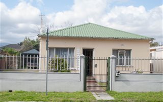 4 Bedroom House in Van Der Stel