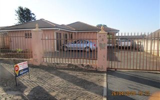 3 Bedroom House in Bisley