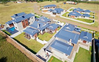 932 m² Land available in White River AH