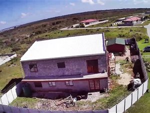 8 Bed House in Parsons Vlei