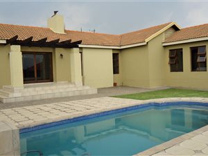 3 Bed House in Helderwyk Estate