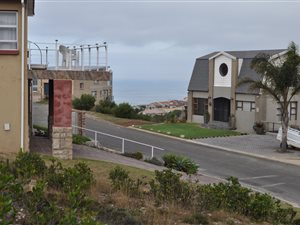 880 m² Land available in Dana Bay