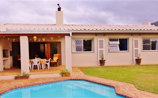 4 Bedroom House in Northern Paarl