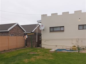 4 Bed House in Port Elizabeth Central