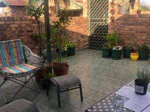 2 Bed Townhouse in Wierda Glen