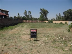 1200 m² Land available in Selcourt