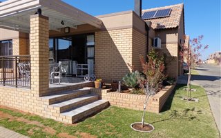 2 Bedroom House in Helicon Heights