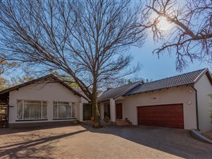 4 Bed House in Lynnwood Glen