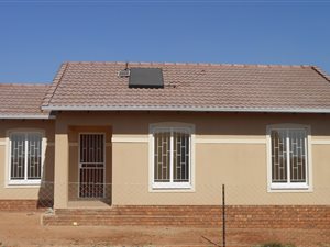3 Bedroom House in Kya Sands