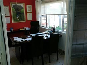 77 m² Office Space in Glenashley