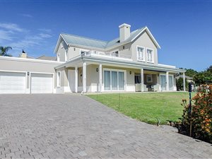 3 Bed House in Kingswood Golf Estate