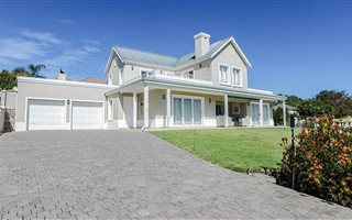 3 Bedroom House in Kingswood Golf Estate