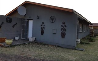 3 Bedroom House in Rothdene