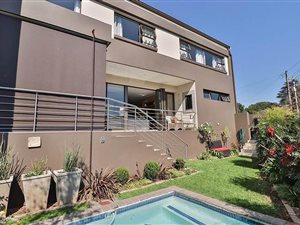 4 Bed House in Alphen Park