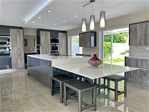 5 Bed House in Constantia