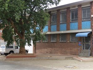 926 m² Industrial space in Benrose