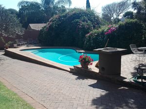 4 Bed House in Constantia Park