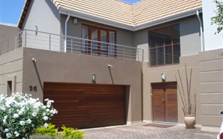 4 Bedroom House in Zwartkop Golf Estate