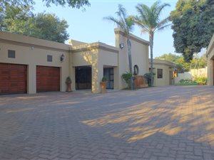 5 Bed House in Safari Gardens