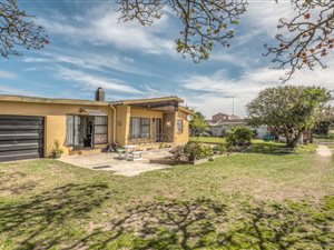 6 Bed House in Lorraine