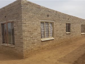 4.2 ha Farm in Mooiplaats AH