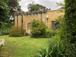 1 Bed Garden Cottage in Constantia