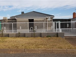 3 Bed House in Queenstown Central