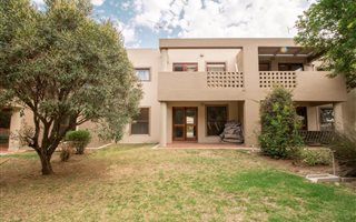 2 Bedroom Townhouse in Newmarket Park