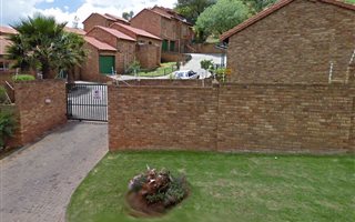 3 Bedroom Simplex in Helderkruin