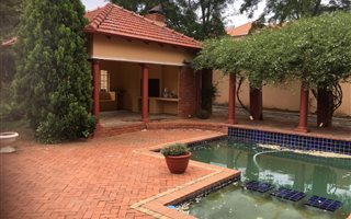 6 Bedroom House in Mountain View