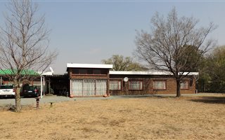 2 ha Farm in De Deur