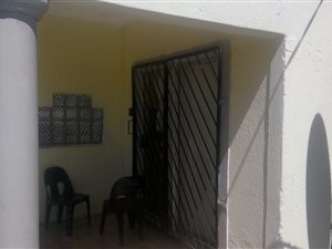 3 Bed House in Lotus Gardens