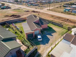 4 Bed House in Rini