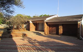 4 Bedroom House in Bendor