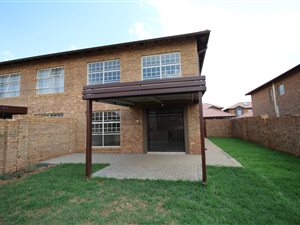 4 Bed Townhouse in Hazeldean (Silverlakes Surroundings)