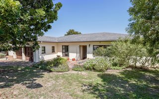 3 Bedroom House in Die Wingerd