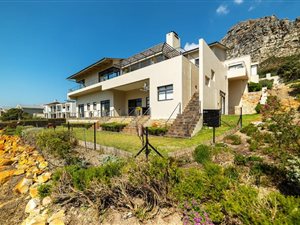5 Bed House in Stonehurst Mountain Estate