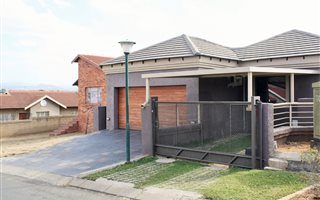 3 Bedroom House in Kamagugu
