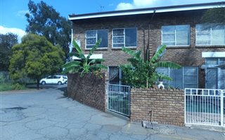 3 Bedroom Duplex in Flora Gardens