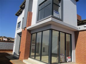 3 Bed House in Kameeldrift East